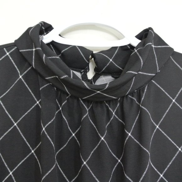 Black sleeveless blouse - Picture 3 of 5